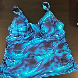 Blue and black Lands End Tummy control bathing suit top 18W DD